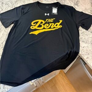 NWT Notre Dame “The Bend” Under Armour T-shirt Black Size Large